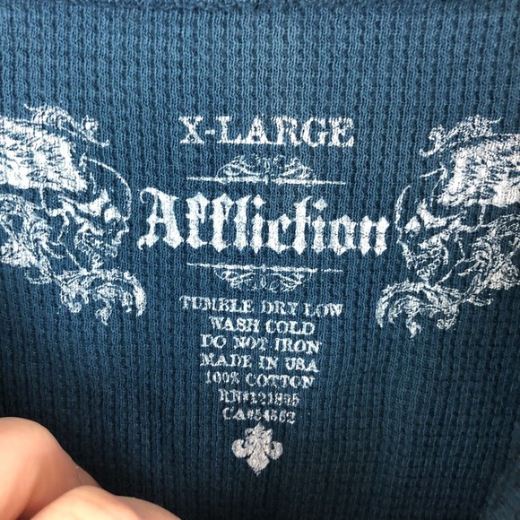 Affliction Shirt Thermal Long Sleeve Blue Wings Distressed Flocked Mens Size XL - Picture 6 of 11